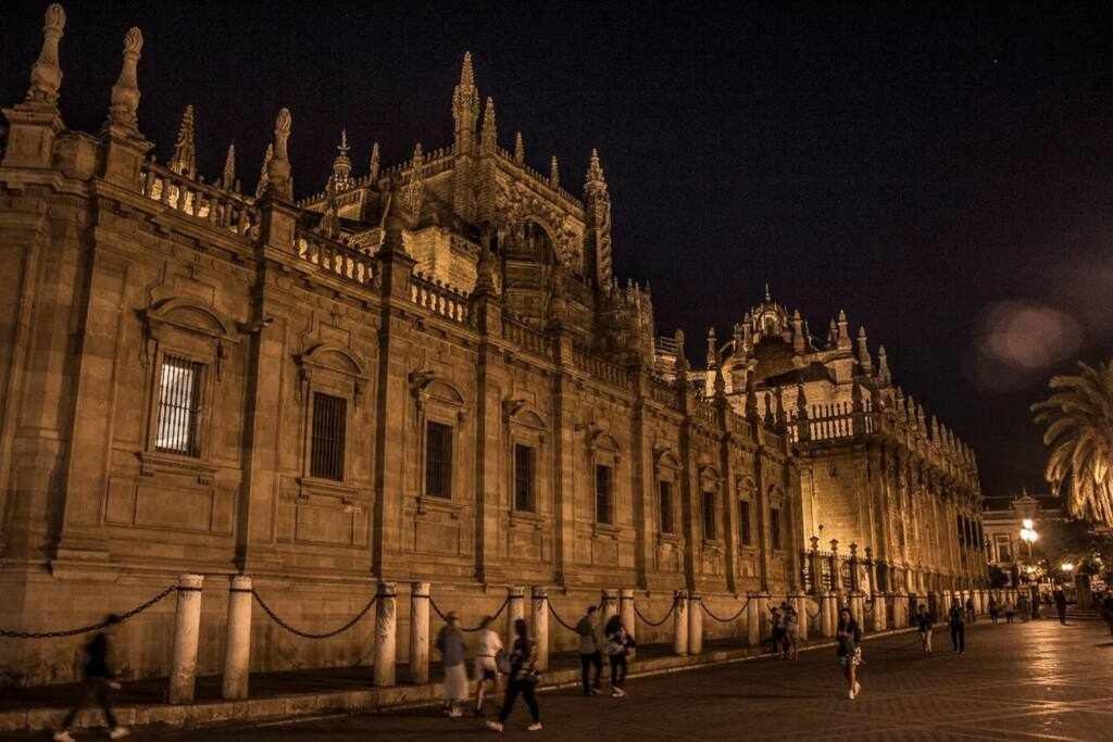 Atico Con Piscina Junto Catedral De Sevilla エクステリア 写真